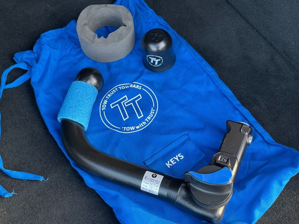 Used Mercedes-Benz GLC 2018 for sale - 77770951: Photo 3