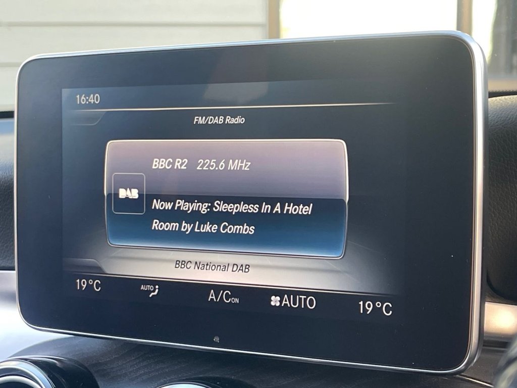 Used Mercedes-Benz GLC 2018 for sale - 77770951: Photo 36