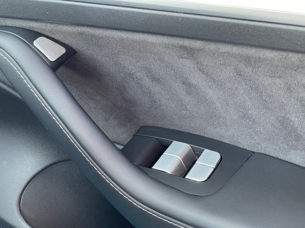 Used Tesla Model 3 2021 for sale - 76698448: Photo 25
