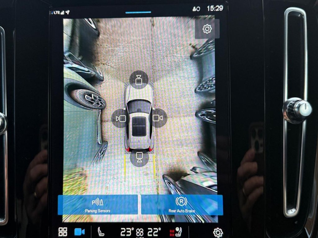 Used Volvo XC40 2021 for sale - 76590945: Photo 2