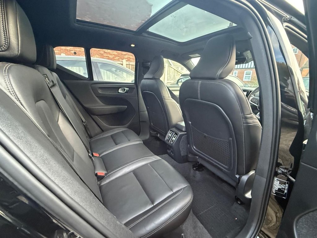 Used Volvo XC40 2021 for sale - 76590945: Photo 3