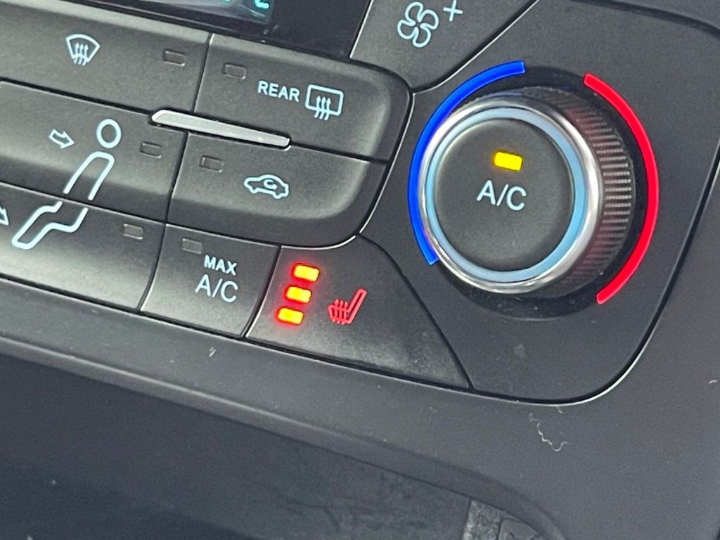 Used Ford Focus 2016 for sale - 77905034: Photo 2