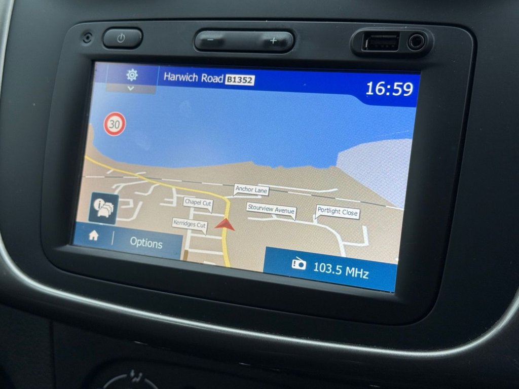 Used Dacia Sandero Stepway 2016 for sale - 77799820: Photo 2