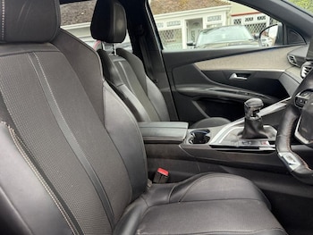 Used Peugeot 3008 2022 for sale - 76173110: Photo