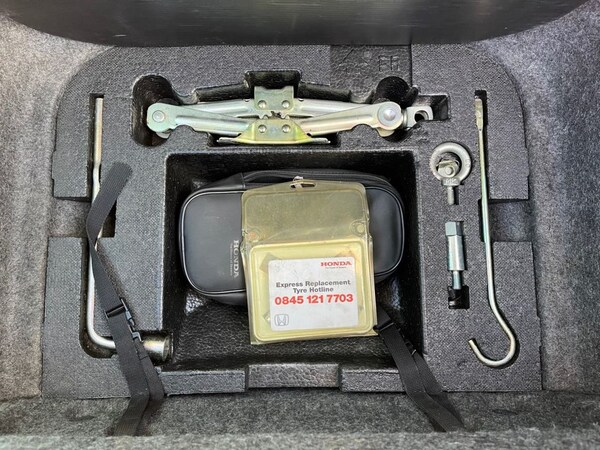 Used Honda S2000 2003 for sale - 75136183: Photo 9