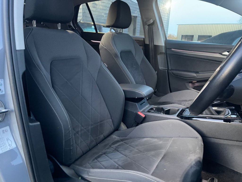 Used Volkswagen Golf 2023 for sale - 77941680: Photo 2