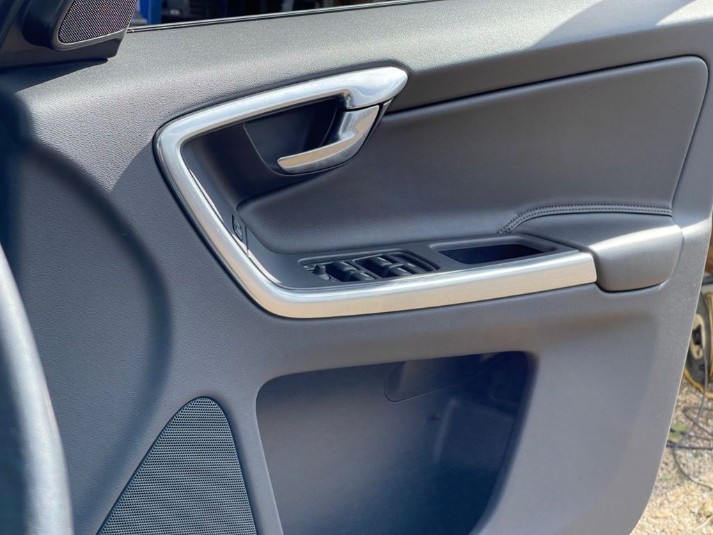 Used Volvo XC60 2016 for sale - 77436839: Photo 41