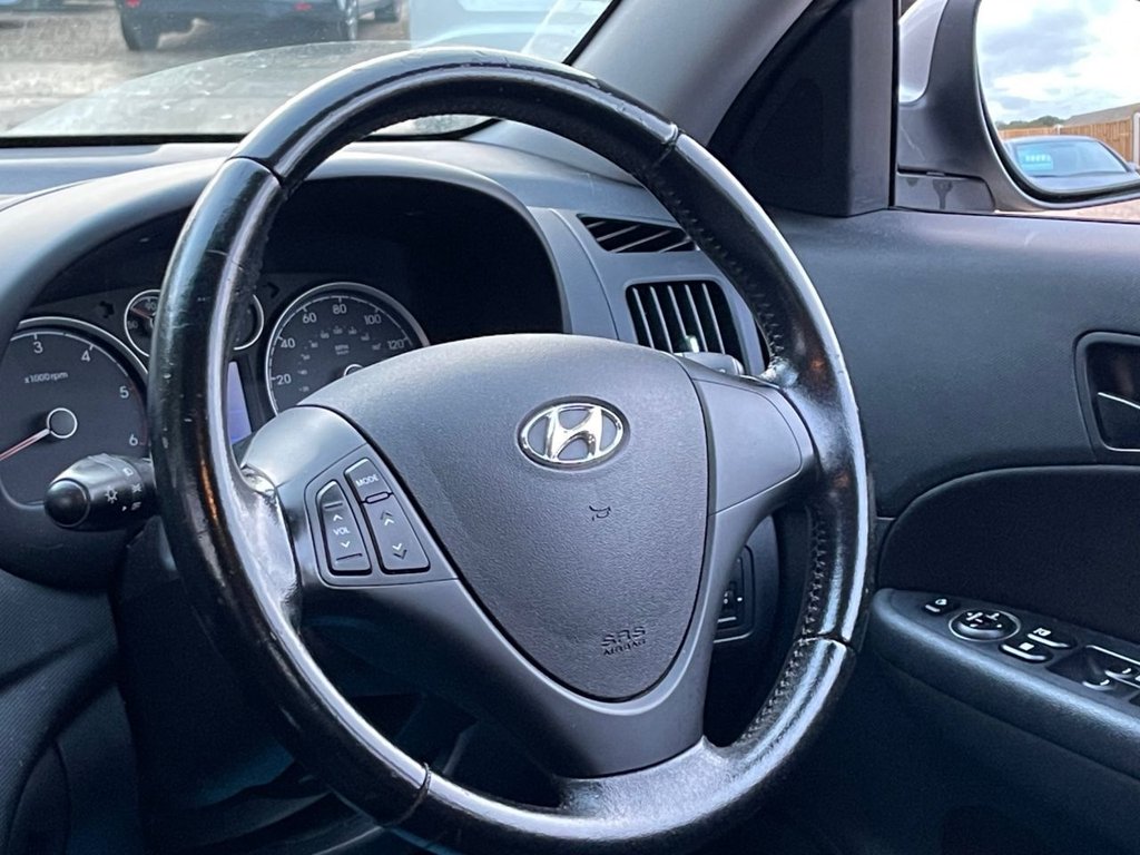 Used Hyundai i30 2010 for sale - 77904721: Photo 2