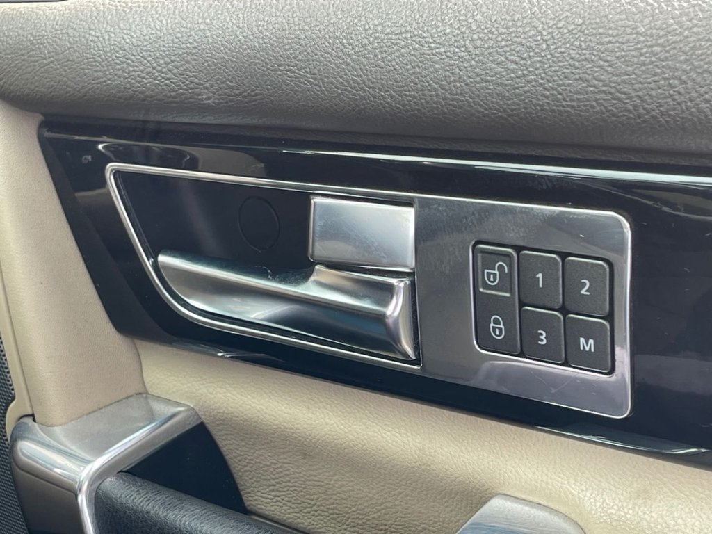 Used Land Rover Discovery 4 2012 for sale - 76973197: Photo 4