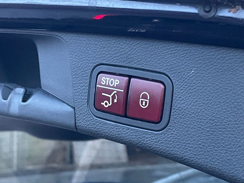 Used Mercedes-Benz C Class 2015 for sale - 77627414: Photo 5