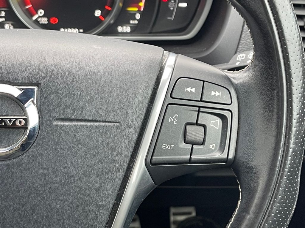 Used Volvo V40 2017 for sale - 76665683: Photo 10