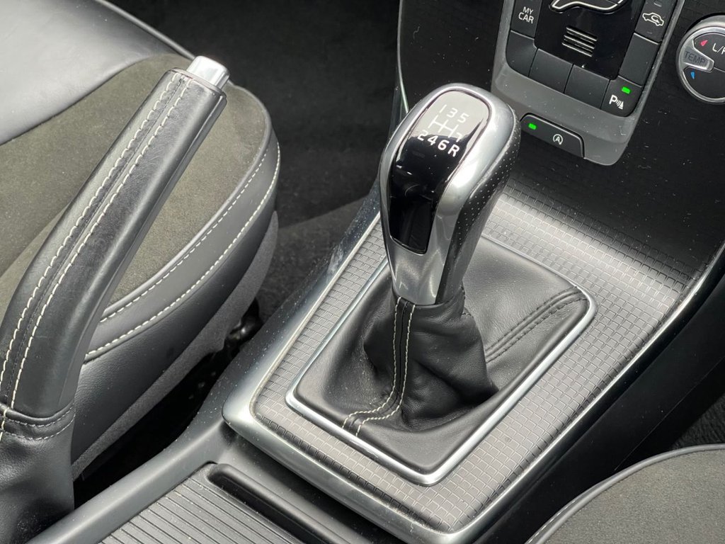 Used Volvo V40 2017 for sale - 76665683: Photo 12