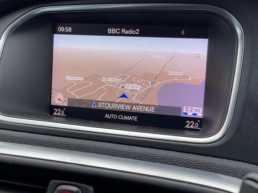 Used Volvo V40 2017 for sale - 76665683: Photo 2