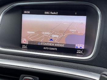 Used Volvo V40 2017 for sale - 76665683: Photo