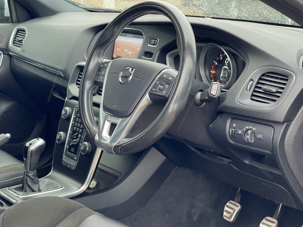 Used Volvo V40 2017 for sale - 76665683: Photo 3