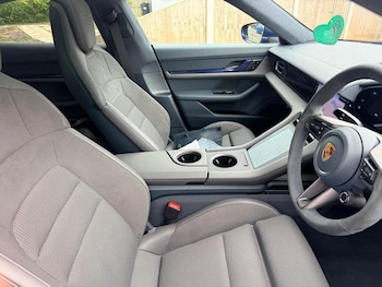Used Porsche Taycan 2020 for sale - 78702058: Photo