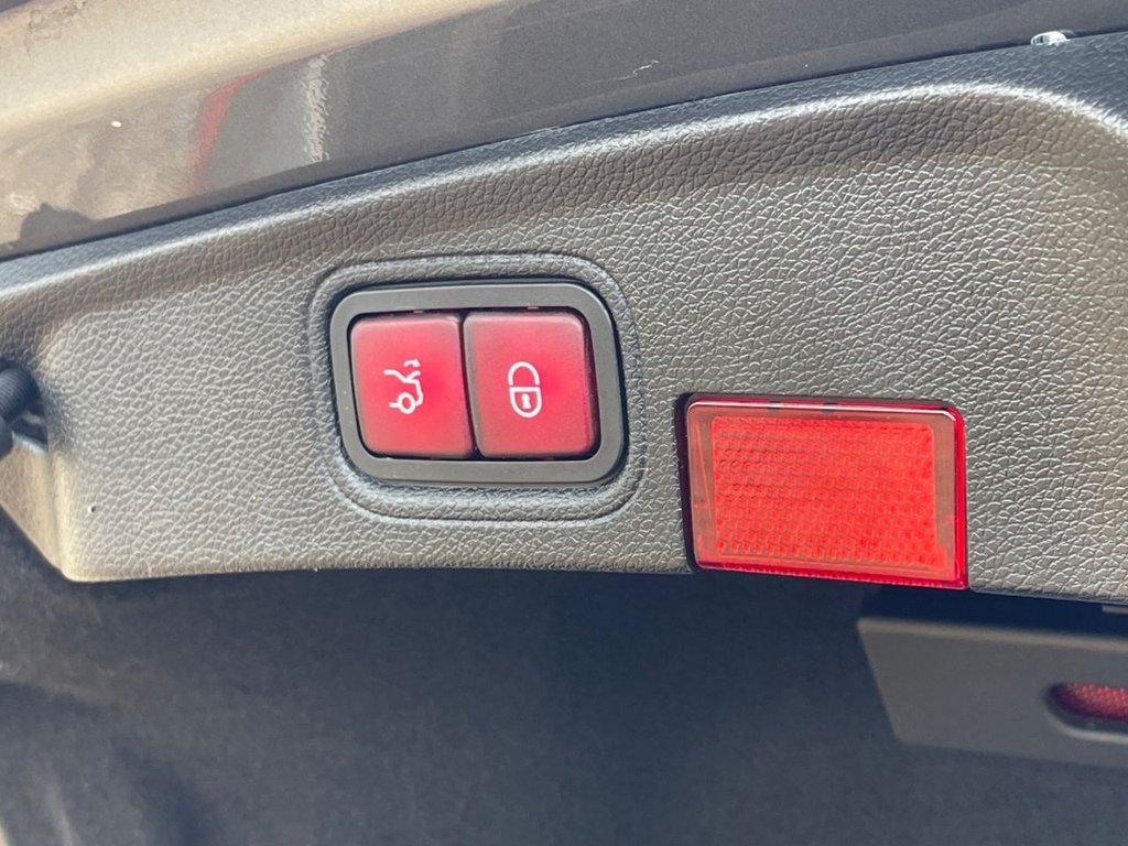 Used Mercedes-Benz C Class 2020 for sale - 77140210: Photo 24