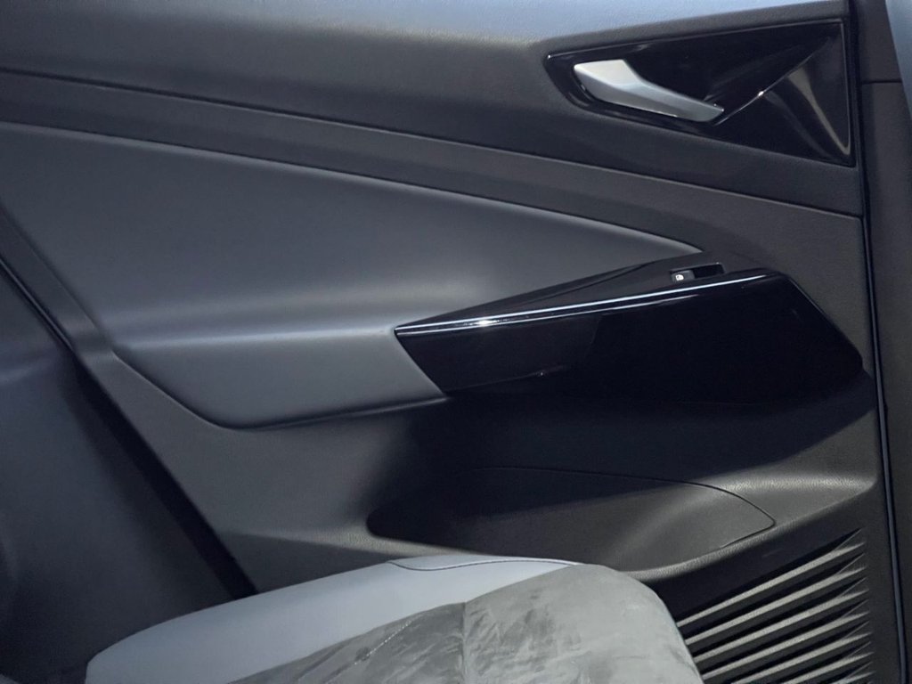 Used Volkswagen ID.4 2024 for sale - 77401357: Photo 32