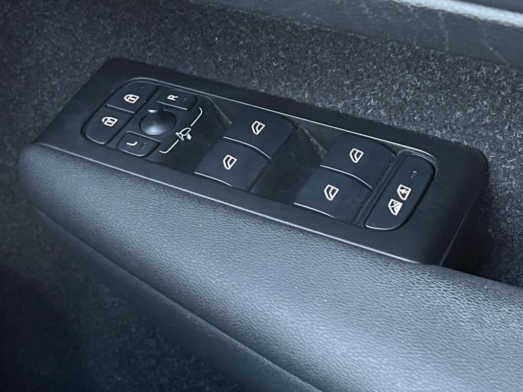 Used Volvo XC40 2021 for sale - 75533841: Photo 39