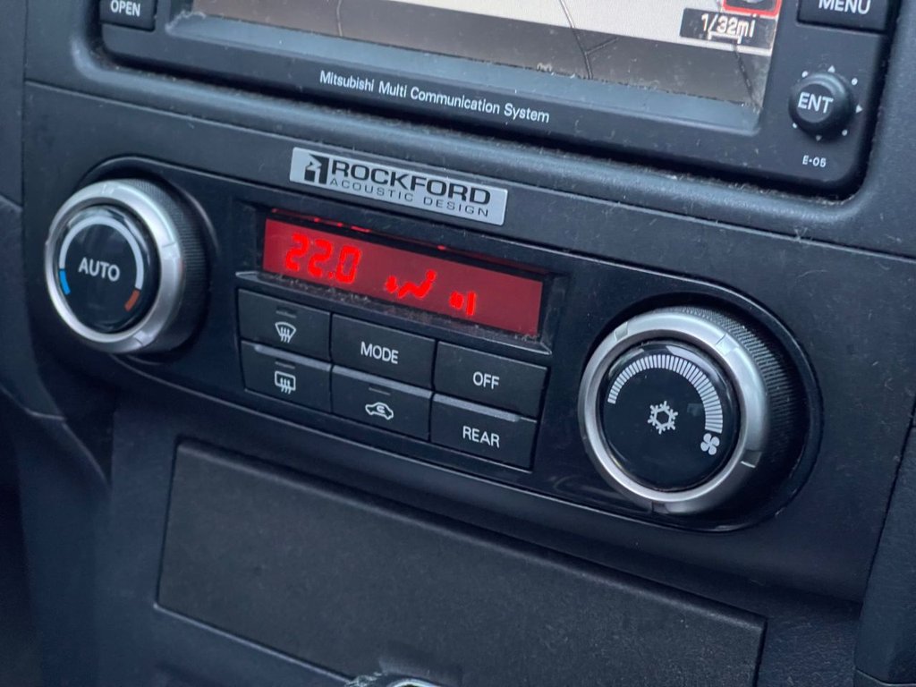 Used Mitsubishi Shogun 2012 for sale - 77328322: Photo 12