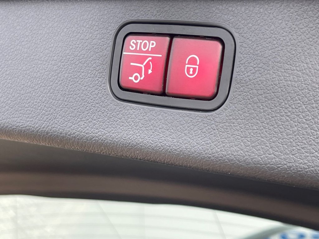 Used Mercedes-Benz C Class 2022 for sale - 76400474: Photo 32