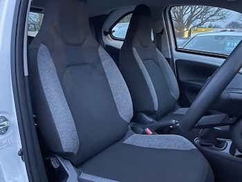 Used Toyota Aygo X 2023 for sale - 77328517: Photo