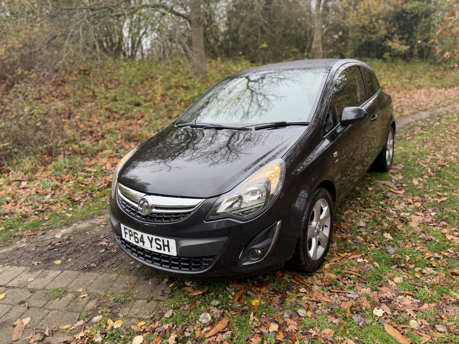 Used Vauxhall Corsa 2015 for sale - 76643318: Photo 2
