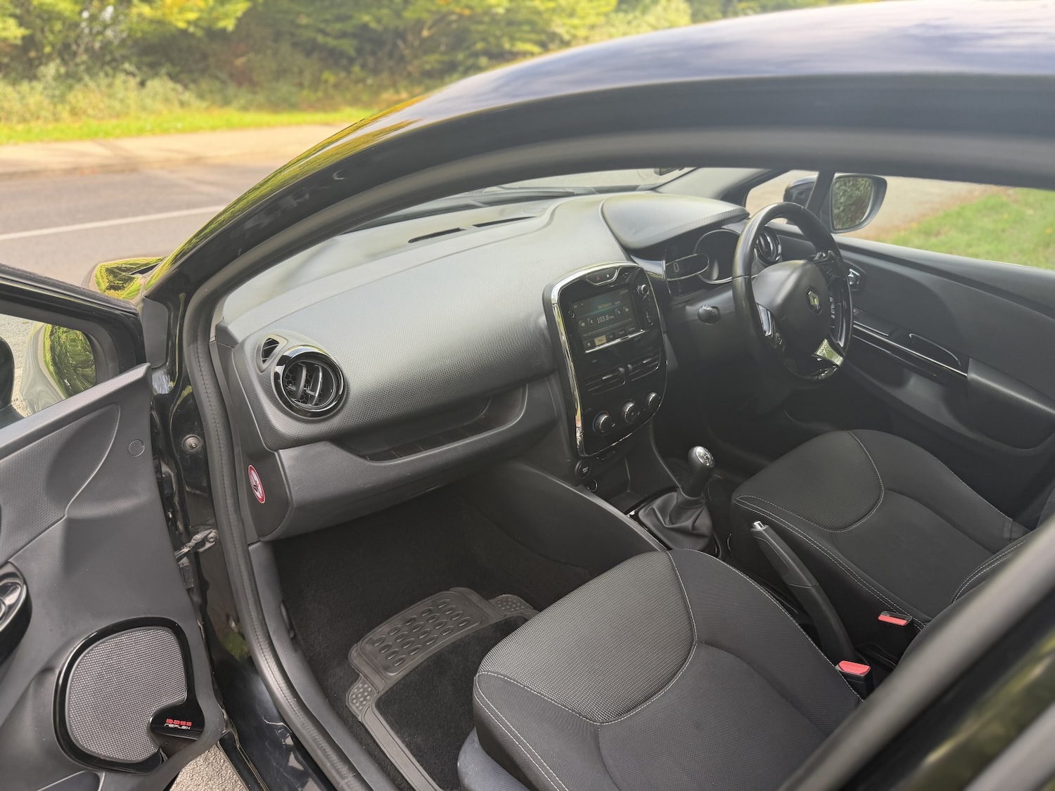 Used Renault Clio 2014 for sale - 76268571: Photo 11