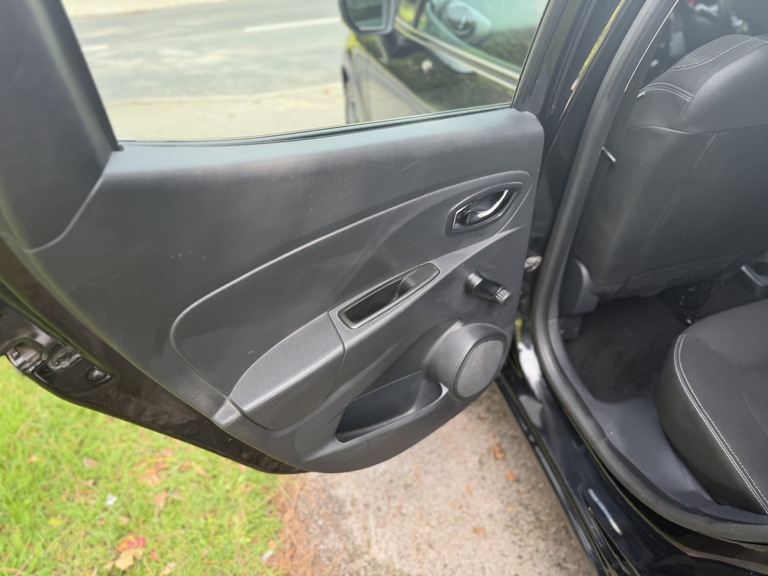 Used Renault Clio 2014 for sale - 76268571: Photo 16