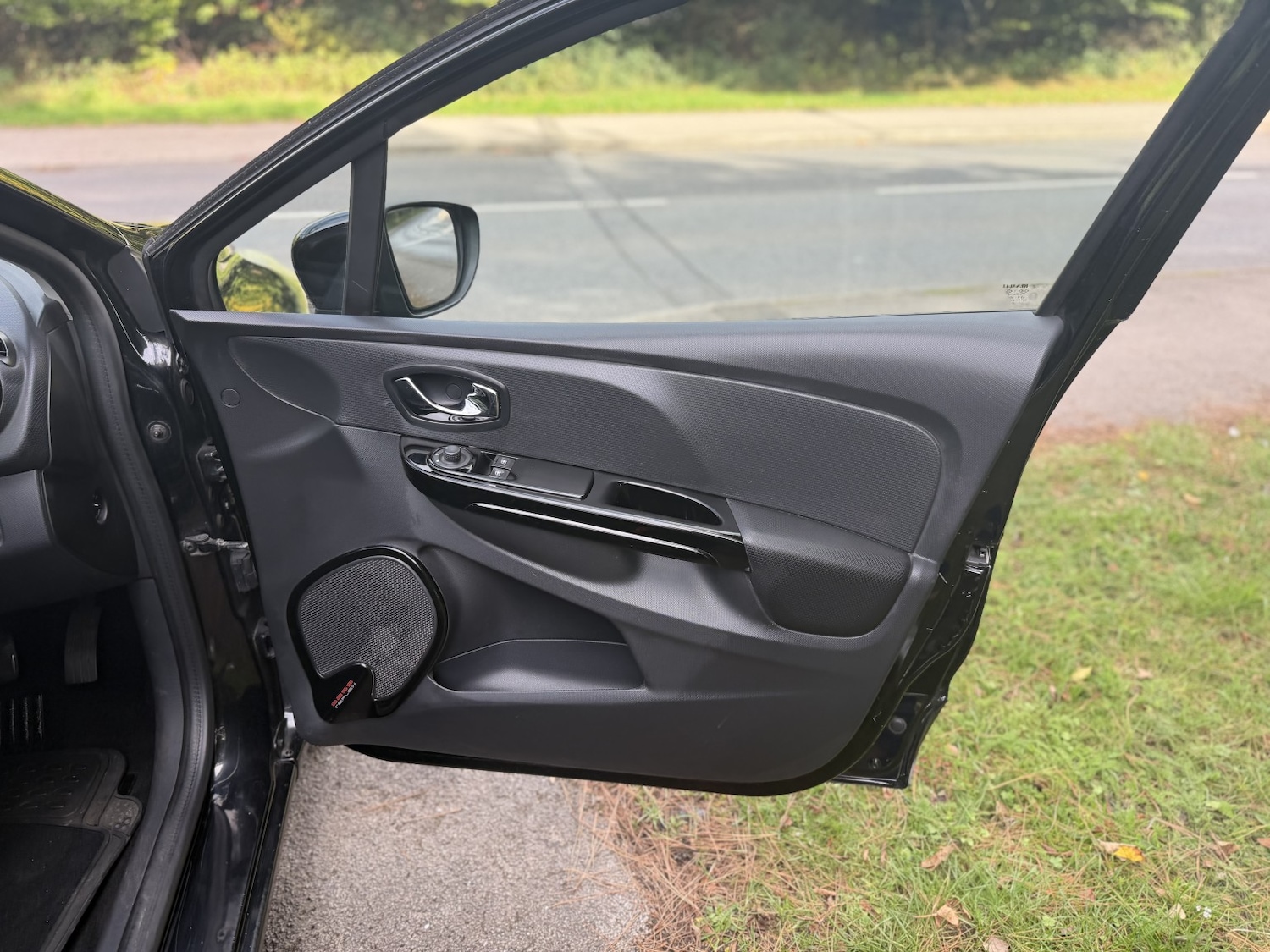 Used Renault Clio 2014 for sale - 76268571: Photo 25