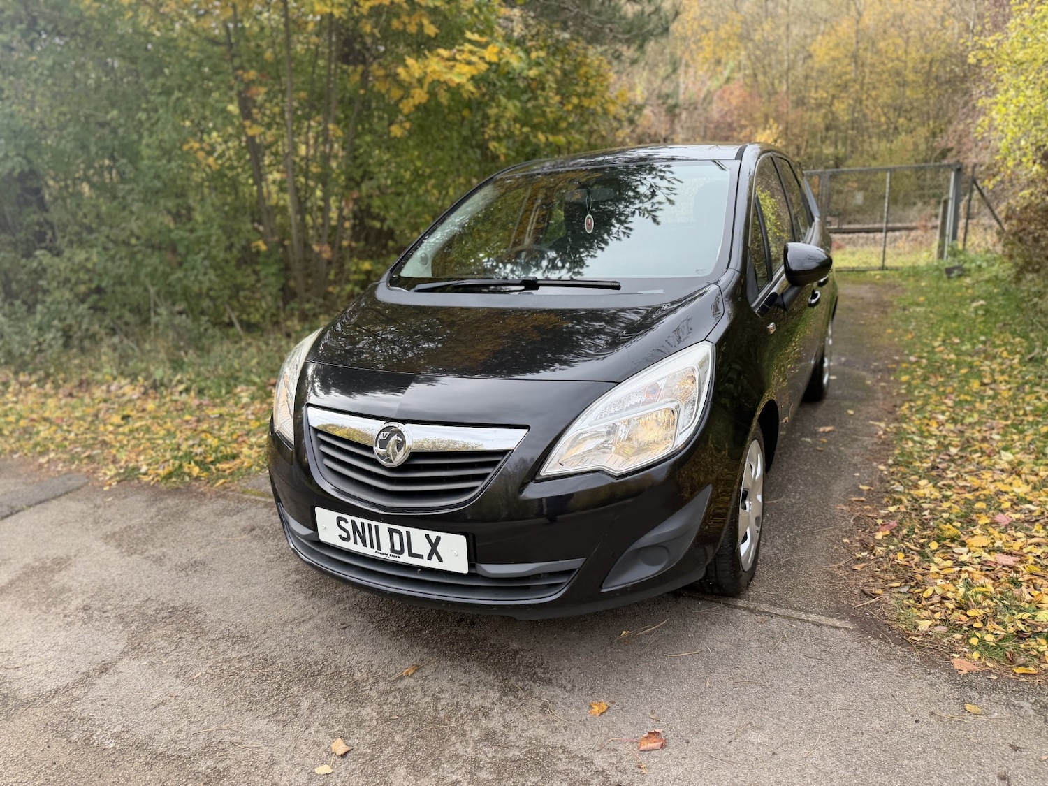 Used Vauxhall Meriva 2011 for sale - 76643335: Photo 2