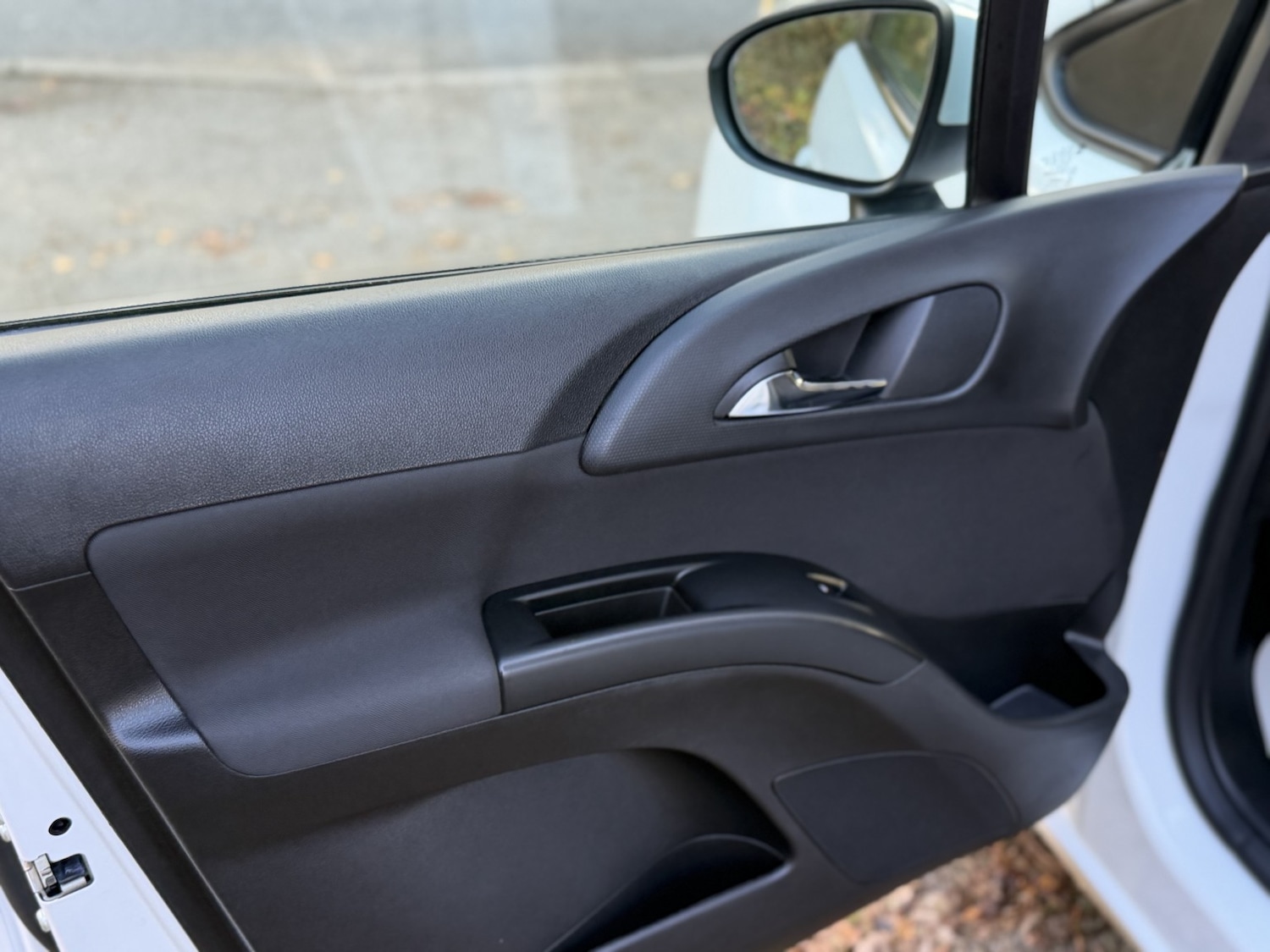 Used Vauxhall Meriva 2015 for sale - 76643365: Photo 13