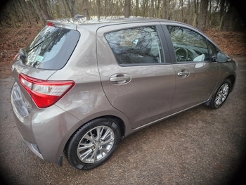 Used Toyota Yaris 2017 for sale - 77237129: Photo