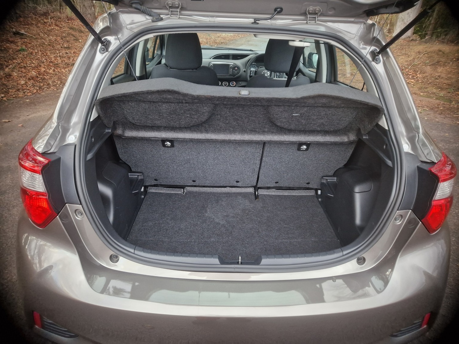 Used Toyota Yaris 2017 for sale - 77237129: Photo 9