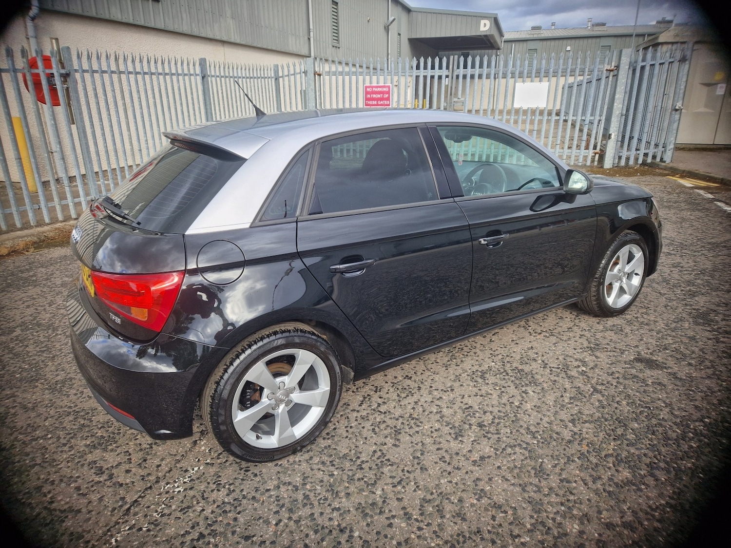 Used Audi A1 2015 for sale - 75948248: Photo 2
