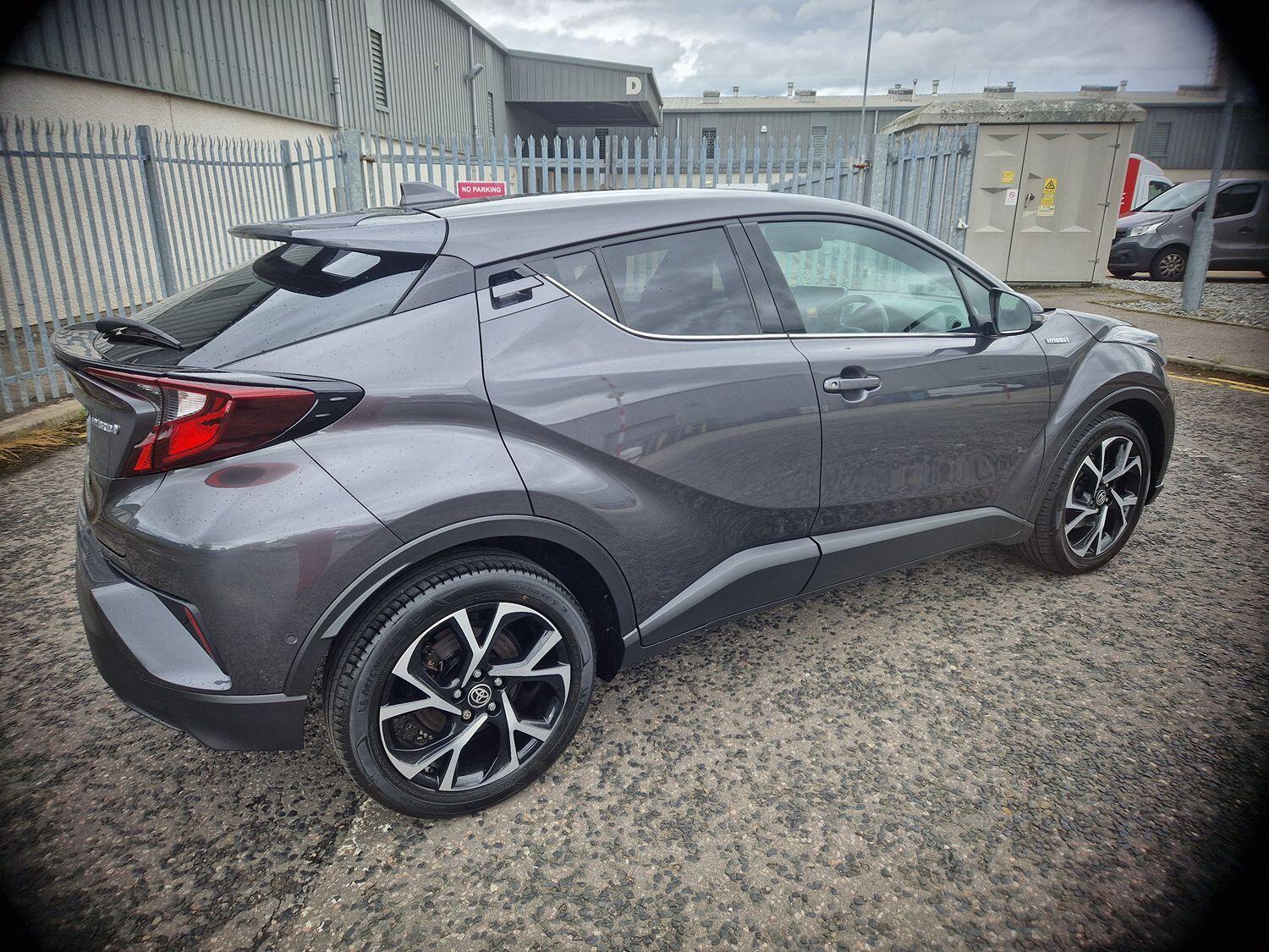 Used Toyota C-HR 2021 for sale - 76793806: Photo 2