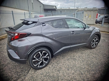 Used Toyota C-HR 2021 for sale - 76793806: Photo