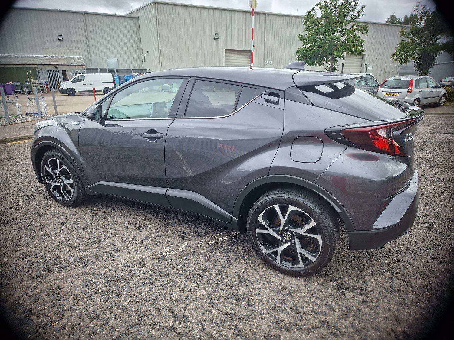Used Toyota C-HR 2021 for sale - 76793806: Photo 4