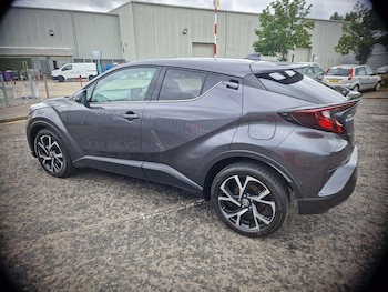 Used Toyota C-HR 2021 for sale - 76793806: Photo