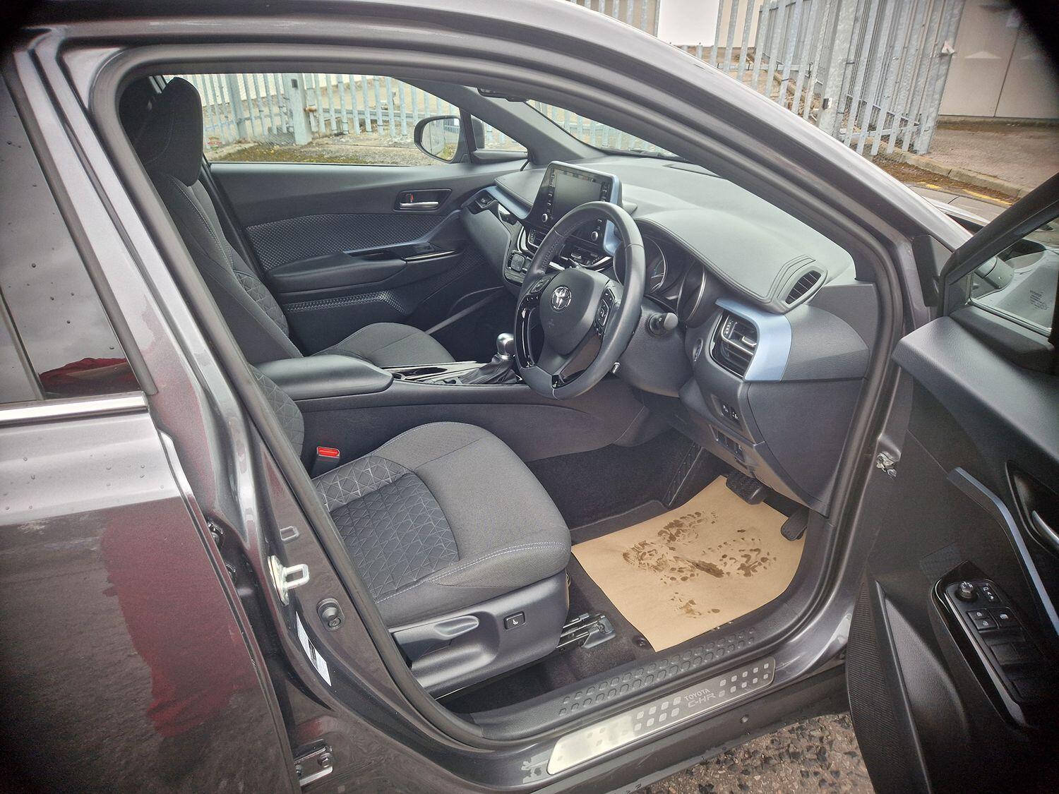 Used Toyota C-HR 2021 for sale - 76793806: Photo 5