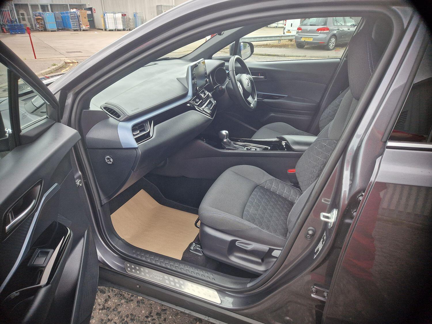 Used Toyota C-HR 2021 for sale - 76793806: Photo 6