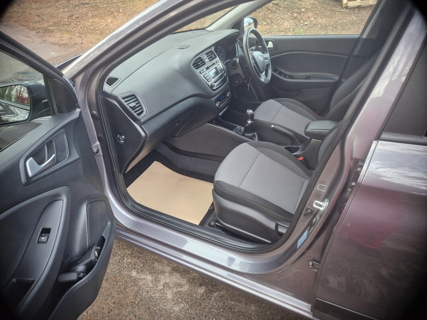 Used Hyundai i20 2017 for sale - 77622520: Photo 8