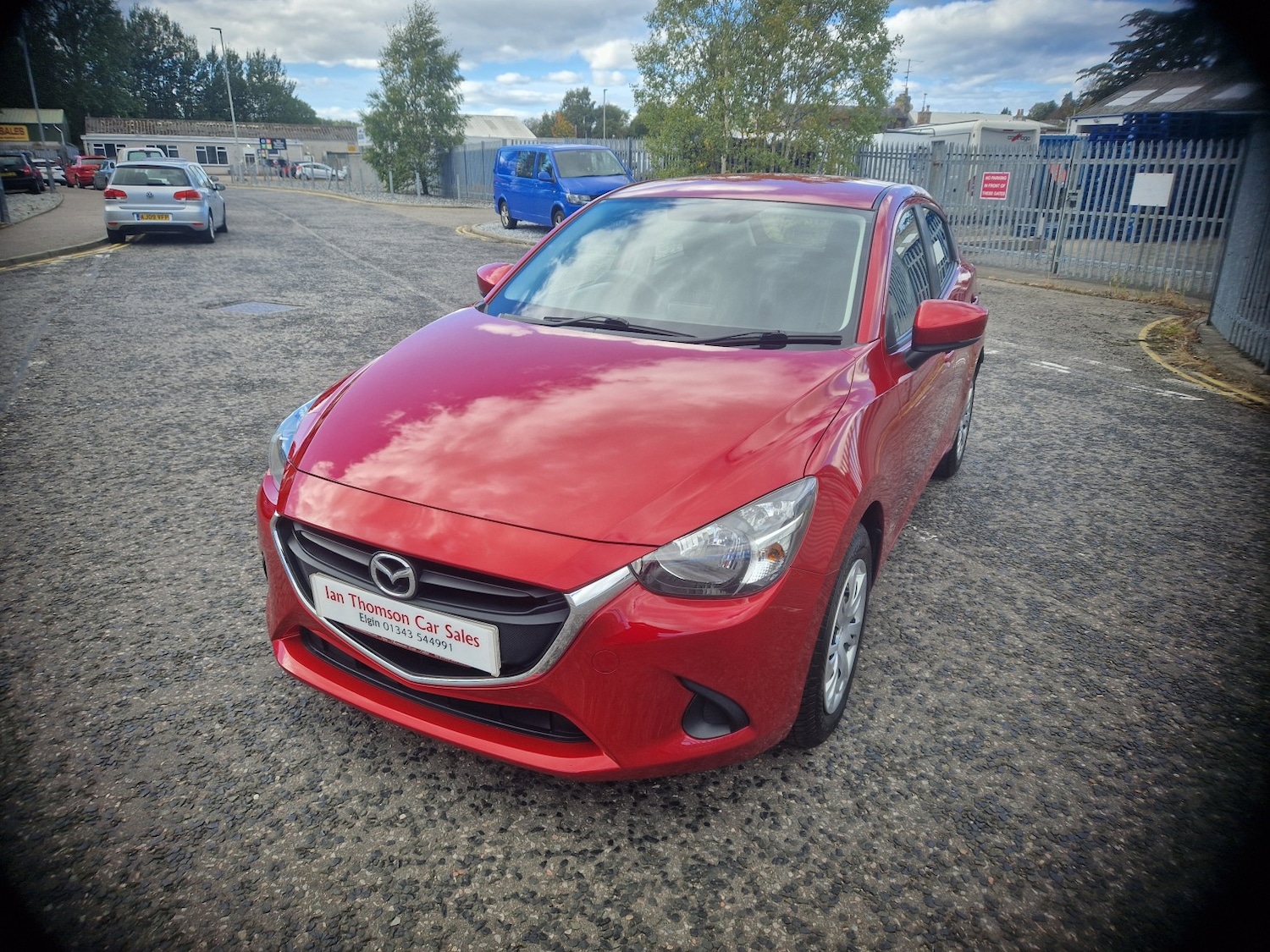 Used Mazda Mazda2 2017 for sale - 76082764: Photo 2
