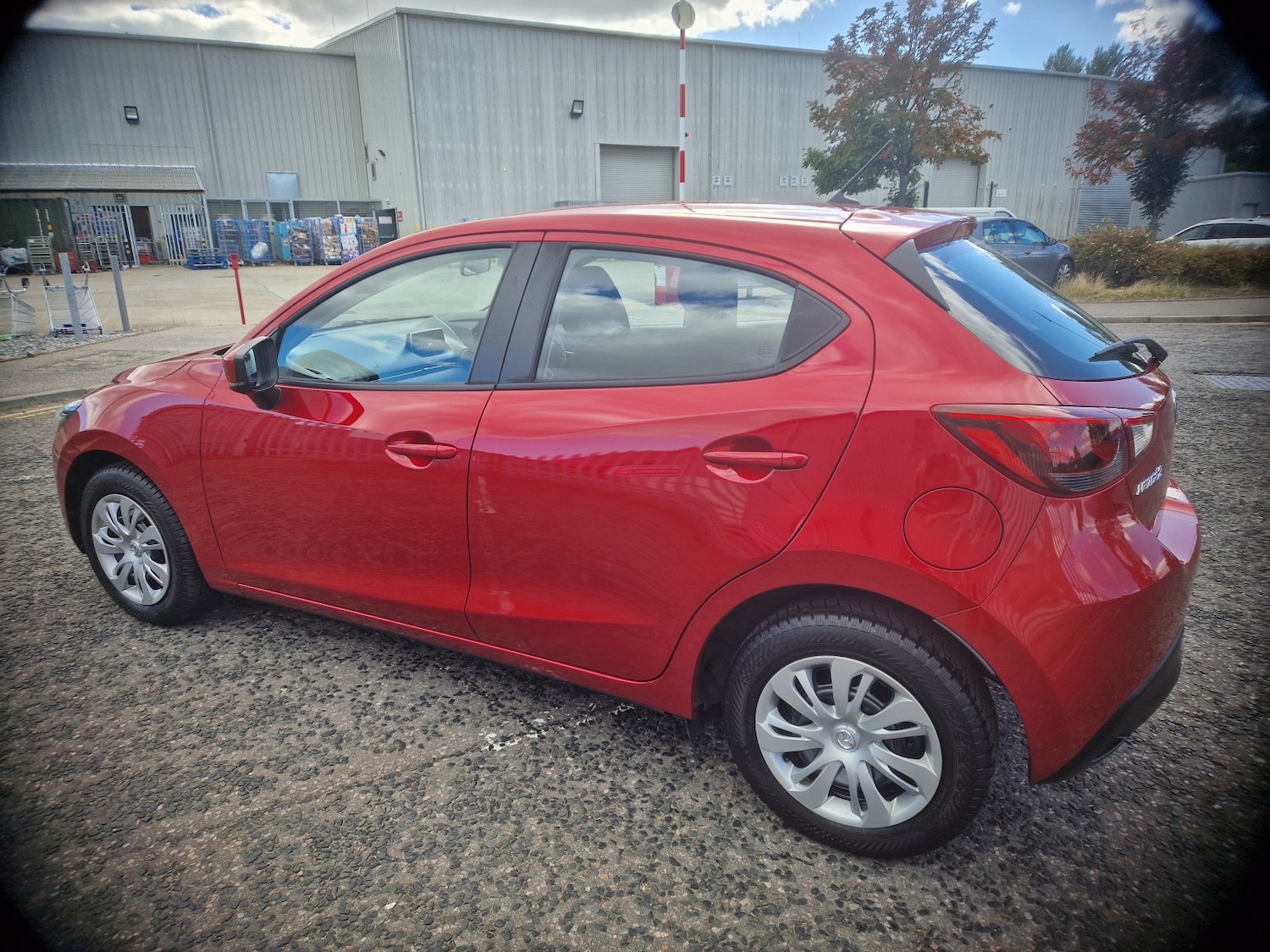 Used Mazda Mazda2 2017 for sale - 76082764: Photo 3