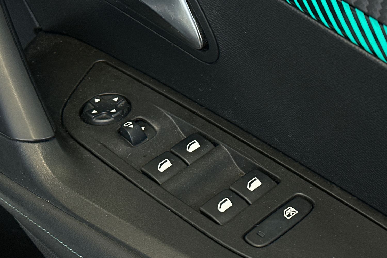 Used Peugeot 2008 2021 for sale - 77902245: Photo 23