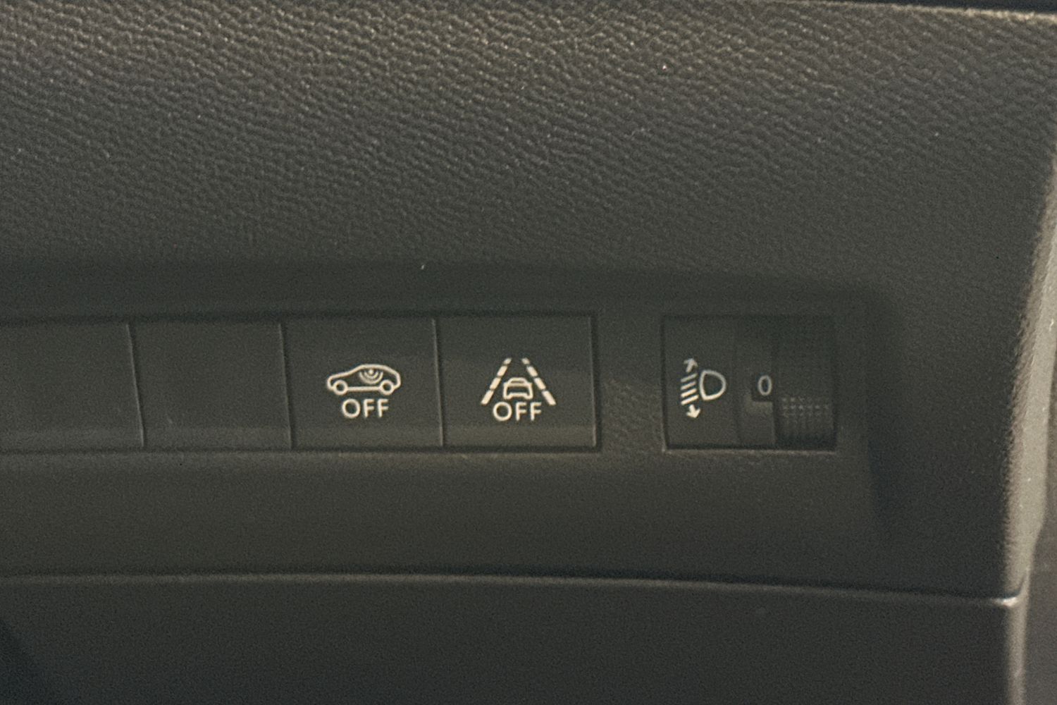 Used Peugeot 2008 2021 for sale - 77902245: Photo 24