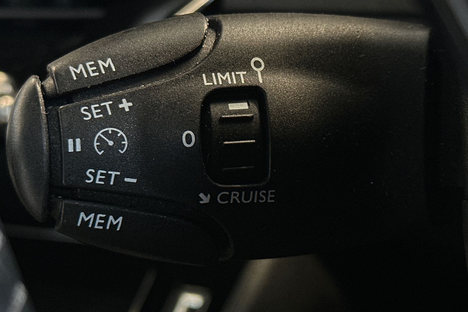 Used Peugeot 2008 2021 for sale - 77902245: Photo 29