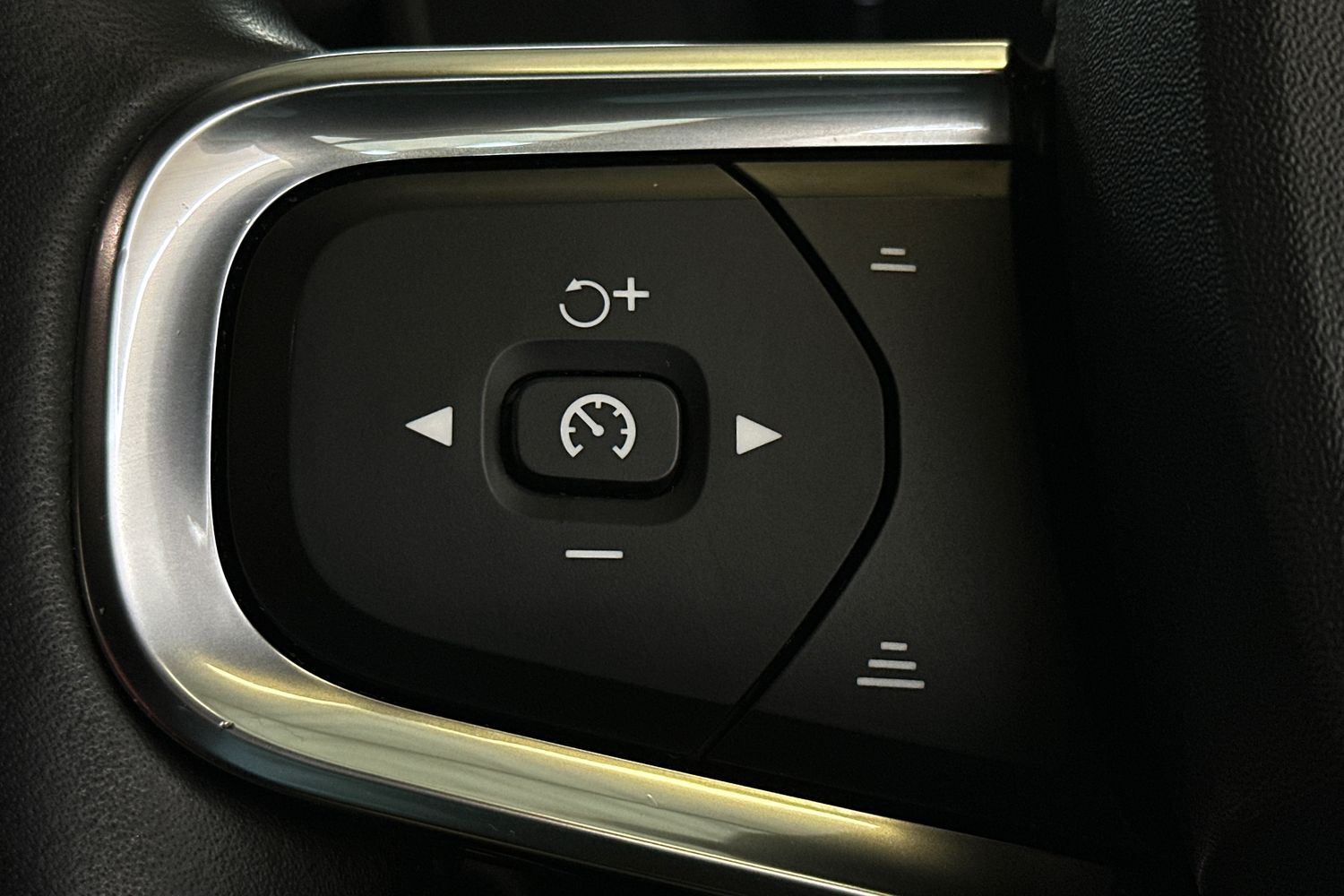 Used Volvo XC40 2018 for sale - 77385057: Photo 28