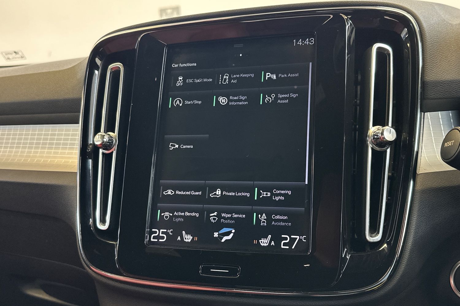 Used Volvo XC40 2018 for sale - 77385057: Photo 35