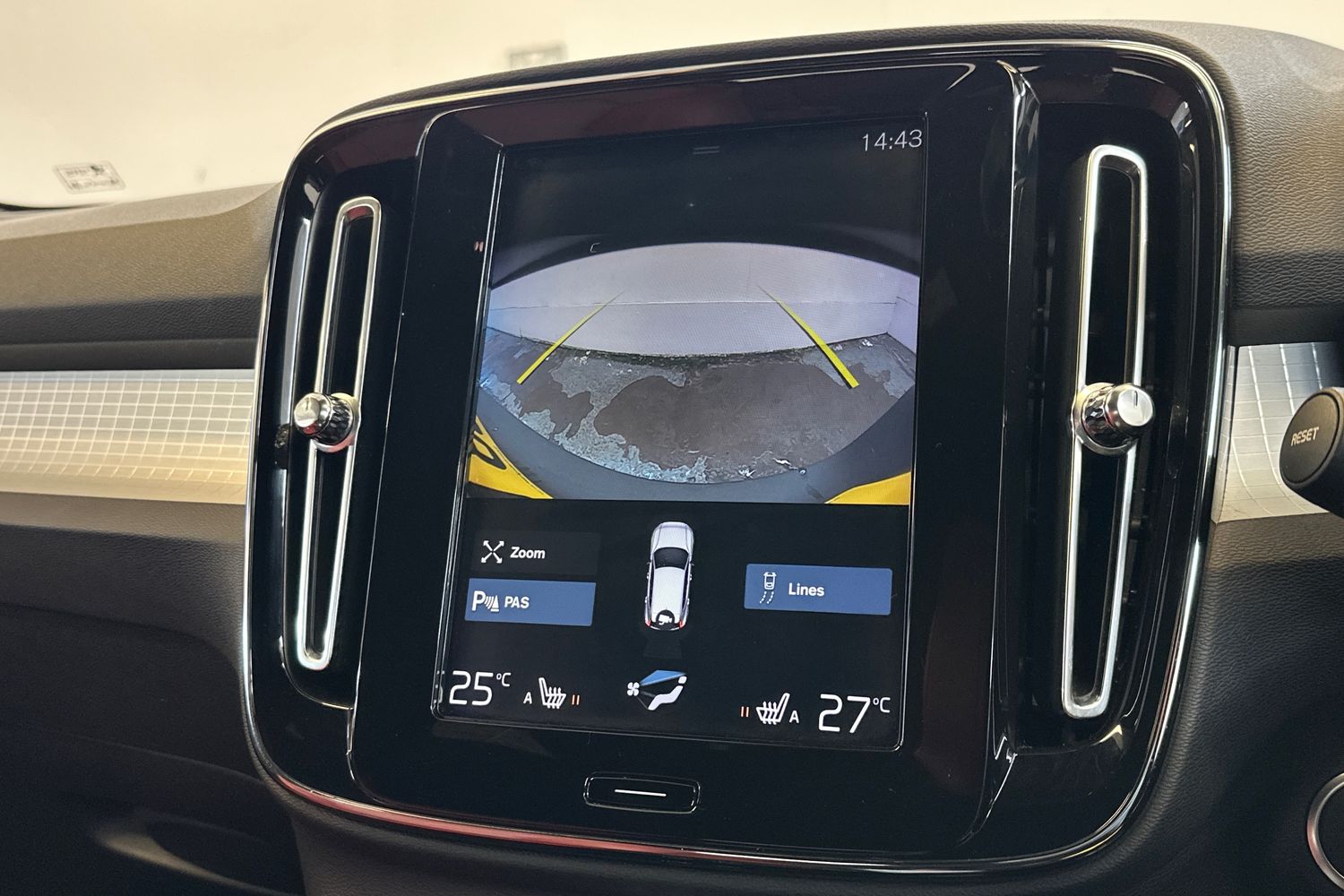 Used Volvo XC40 2018 for sale - 77385057: Photo 36